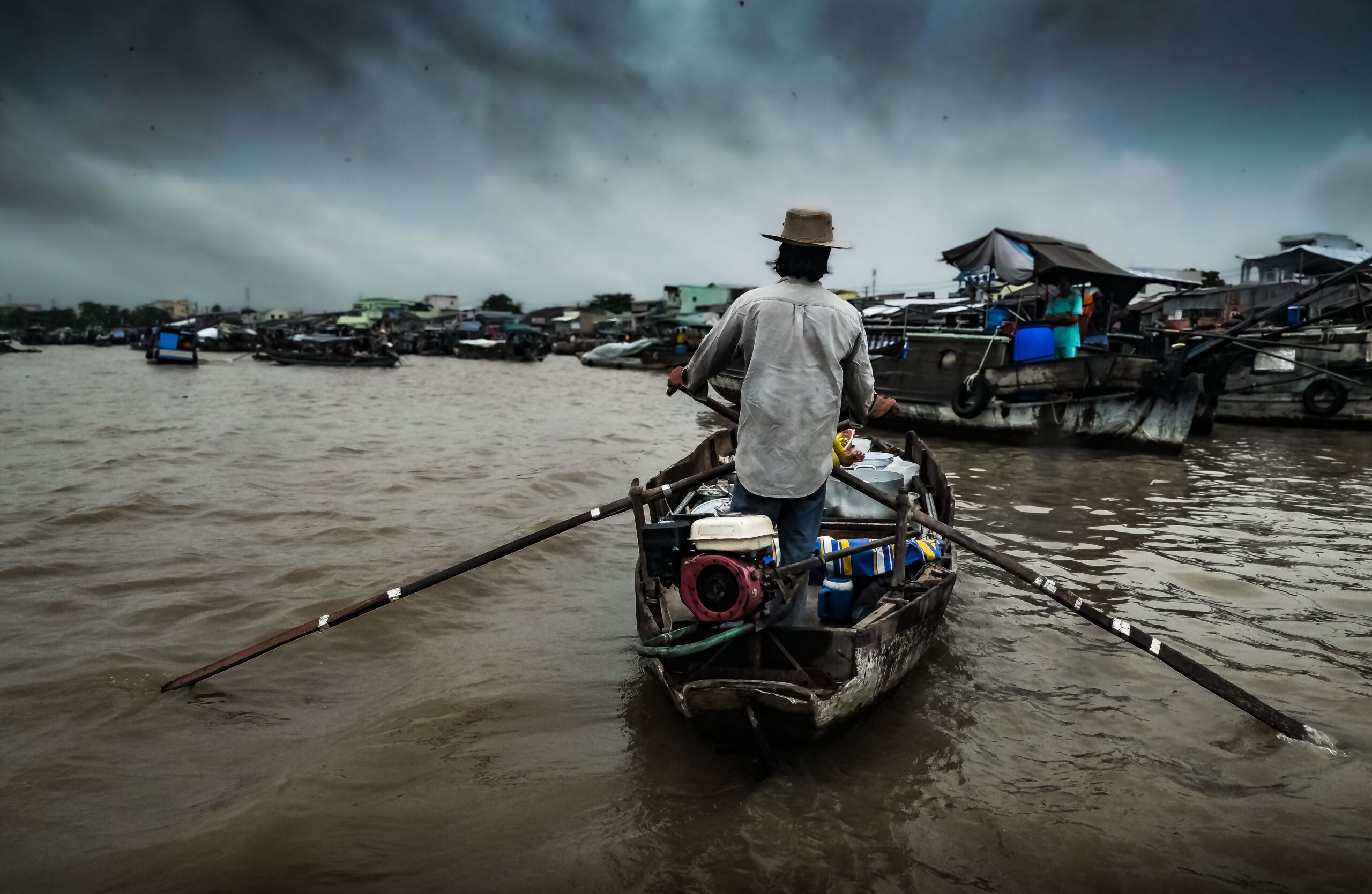 can-tho-floating-market-vietnam